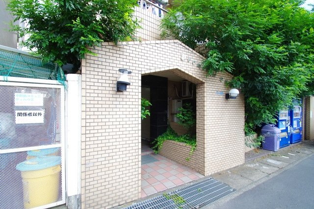 プルミエール２番館のエントランス