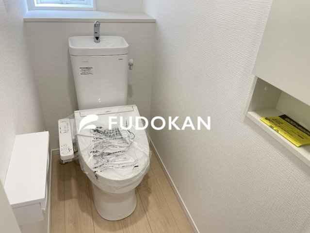 山形市松波第4【新築建売】のトイレ|節水タイプのトイレは水道代の節約に繋がります。