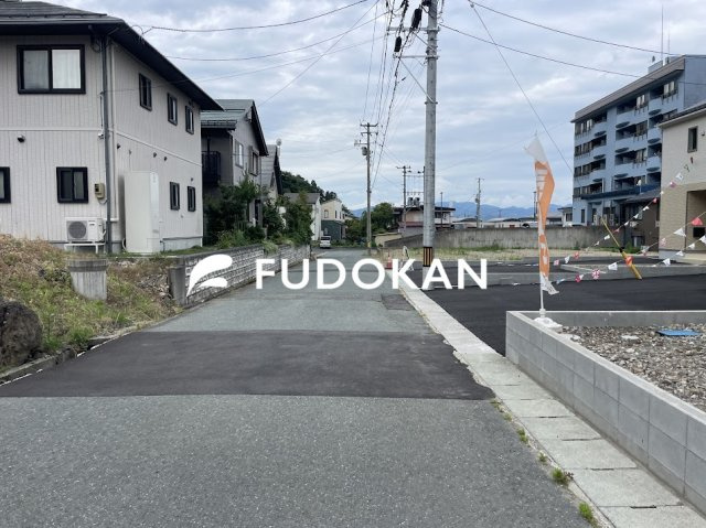 山形市松波第4【新築建売】の前面道路含む現地写真|前面道路