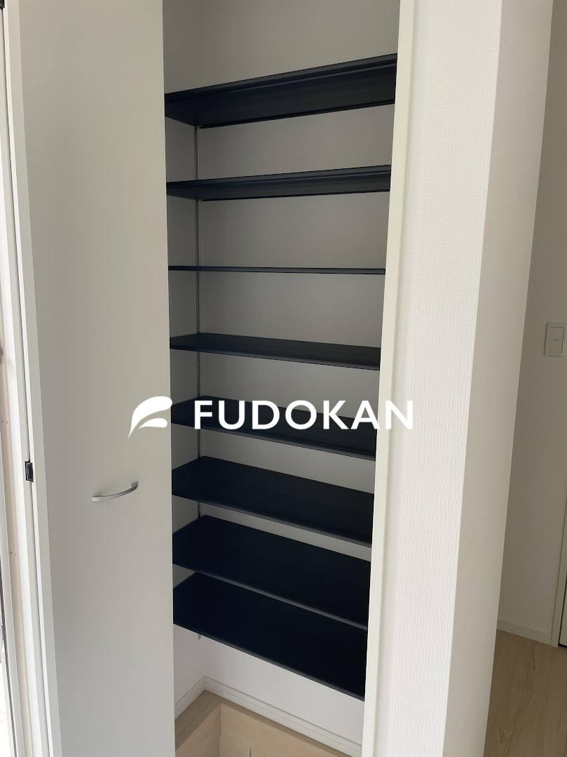 山形市松波第4【新築建売】の収納|大きいシューズボックスはどんどん増える靴を散らかさずに収納できます。