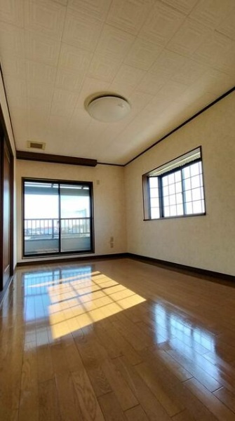 熊谷市上川上　中古住宅（土地68坪超！建物39坪超！）の洋室