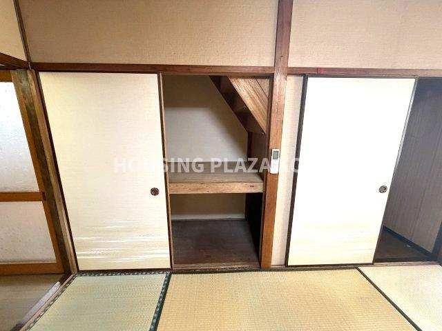 駒ヶ林町２丁目貸家の収納