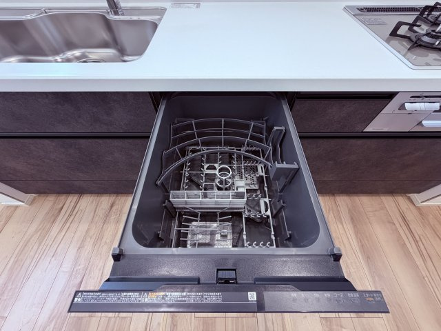 【キッチン】 | 杉並区下井草３丁目　新築戸建て　１号棟 | 食洗機付きで家事の負担を軽減、ゆとりある毎日をサポート