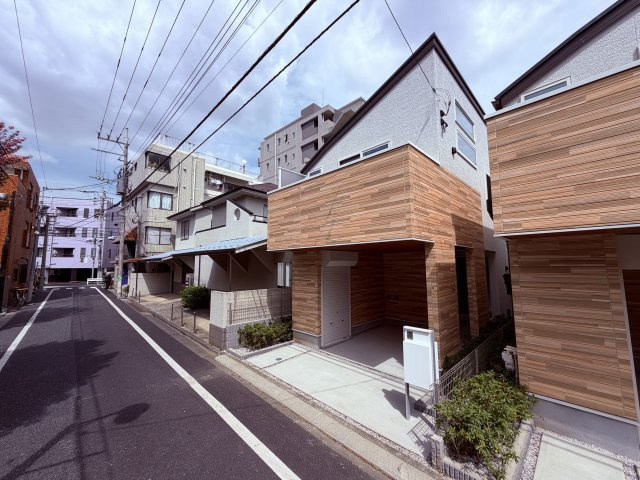 【外観】 | 杉並区下井草３丁目　新築戸建て　１号棟 | シンプルで美しい外観が日常を彩る、上質で落ち着きのある住空間