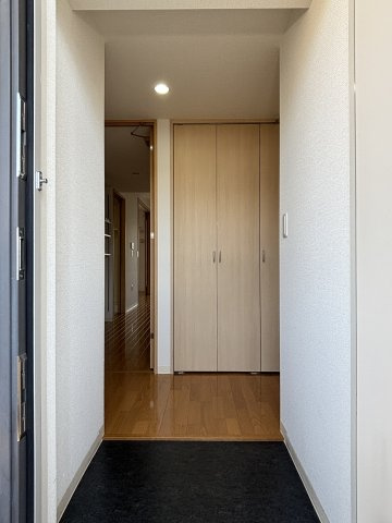フラッツ庚午の玄関