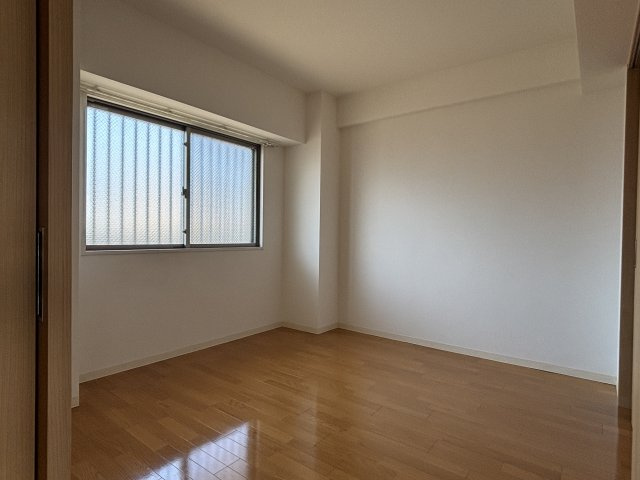 フラッツ庚午の洋室