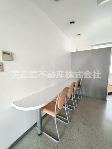 ６６８２４　岐阜市野一色店舗・事務所の内装|2階