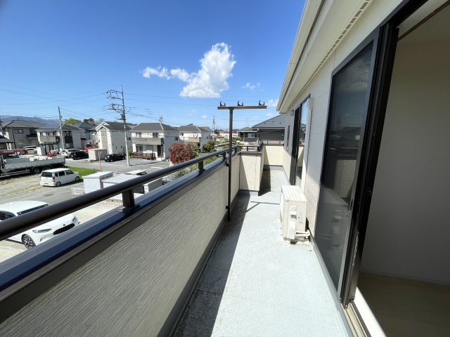 藤岡市小林　中古2100のバルコニー