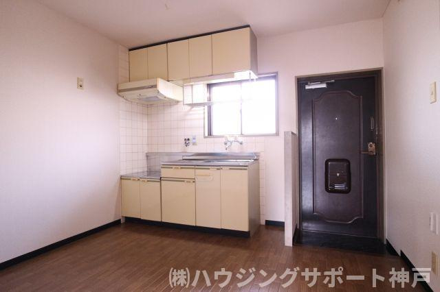 メゾン長尾の居間・リビング