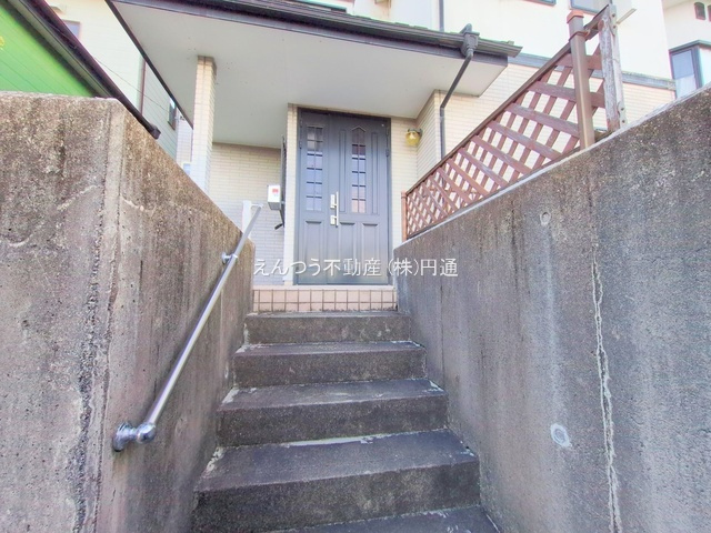 長坂町南山　フルリフォームの玄関