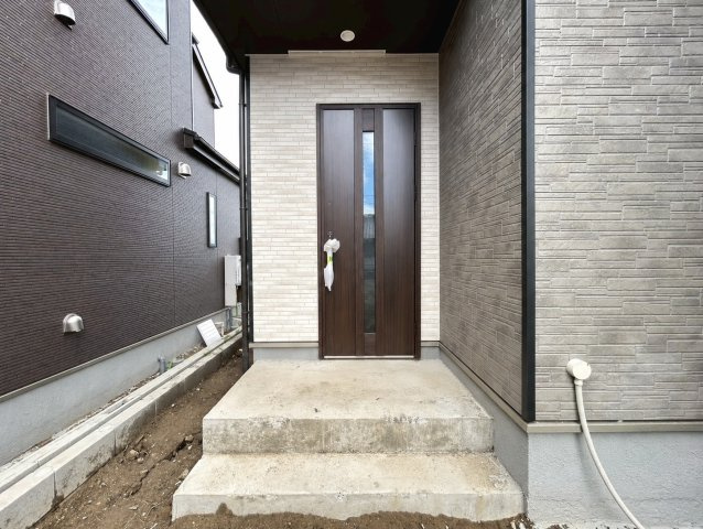 ハートフルタウン　一宮市萩原町高松　全3区画分譲の玄関|玄関ドアの鍵はディンプルキーと内側はサムターンキーになっており防犯性の高い仕様になっています。