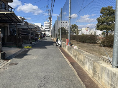 【前面道路含む現地写真】 | 大東市新田中町売土地（建築条件付き）