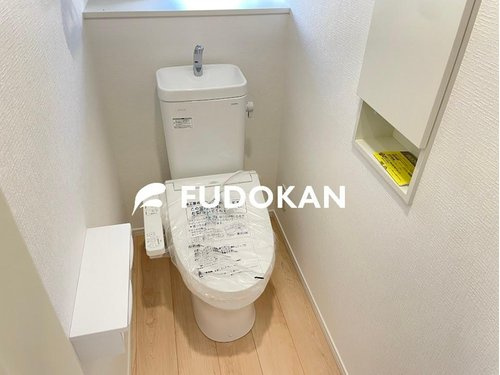 山形市長町第8【新築建売】のトイレ|節水タイプのトイレは水道代の節約に繋がります。