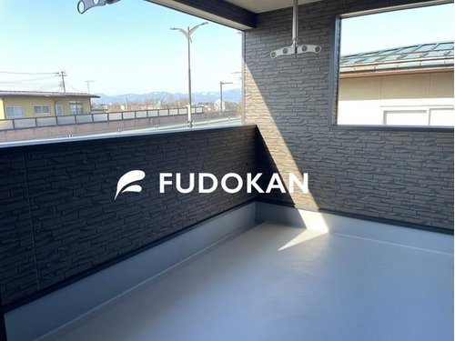 山形市長町第8【新築建売】のバルコニー|洗濯は外干ししたいけど、外の目やお天気が気になる方注目です。