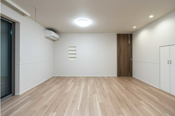 メゾン喜多見　戸建の居間・リビング