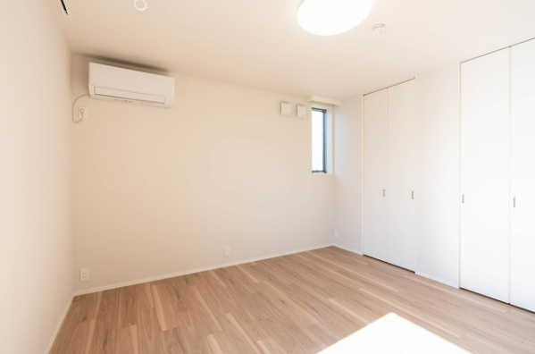 メゾン喜多見　戸建の洋室