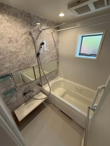 メゾン喜多見　戸建の浴室