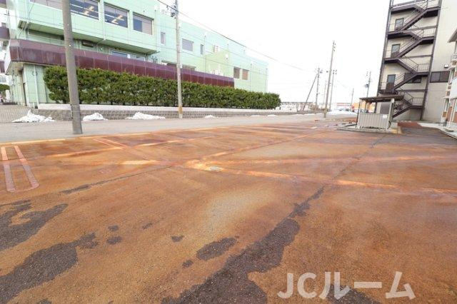 ルミナーレの駐車場