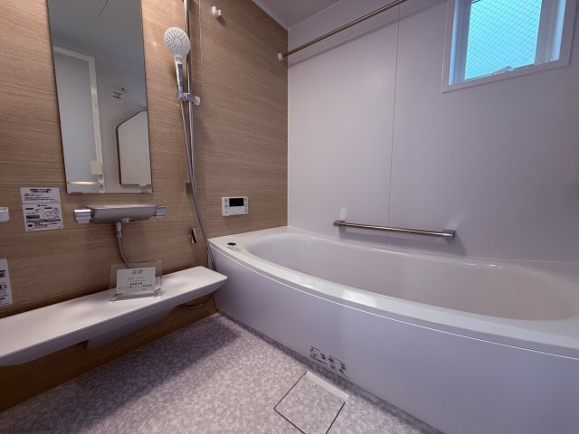 【浴室】 | 杉並区下井草３丁目　新築戸建て　２号棟 | 【1号棟参考】ゆったりくつろげる浴室で一日の疲れを癒す時間