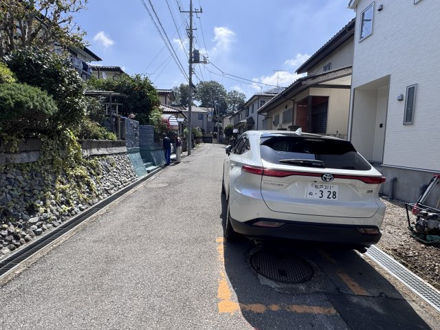 柏市戸張第８の前面道路含む現地写真|北東側前面道路・幅員約5ｍ