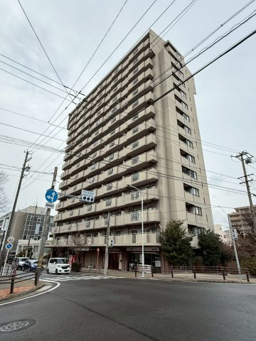 星和神宮東コーポラスＳ棟の外観