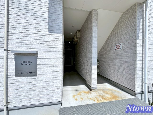 【エントランス】 | ハーモニーテラス白子町 | 落ち着いたエントランスです