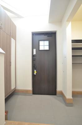 【玄関】 | 綾瀬市上土棚南4丁目 新築戸建て 全1棟【仲介手数料無料】