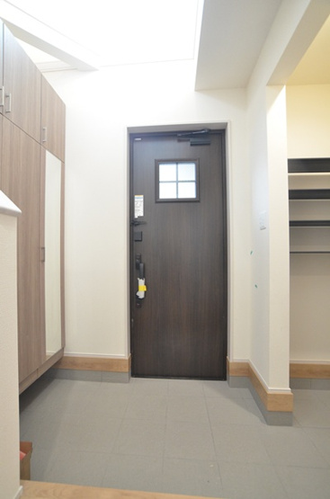 【玄関】 | 綾瀬市上土棚南4丁目 新築戸建て 全1棟【仲介手数料無料】