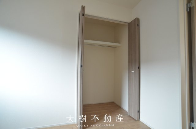【洋室】 | 綾瀬市上土棚南4丁目 新築戸建て 全1棟【仲介手数料無料】 | 2階　洋室3（5.25帖）クローゼット