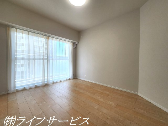 【収納】 | ファミールハイツ北大阪４号棟 | 洋室6.5帖／洋室は全室陽当り良好の南向き＆クローゼット有！