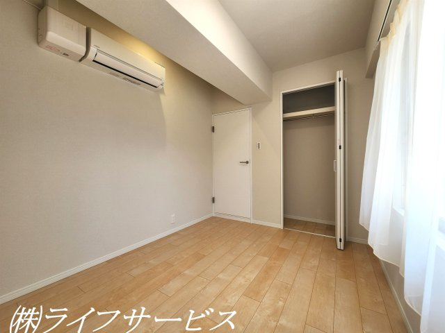 【洋室】 | ファミールハイツ北大阪４号棟 | 洋室4.8帖／エアコン設置済！洋室は全室陽当り良好の南向き＆クローゼット有！