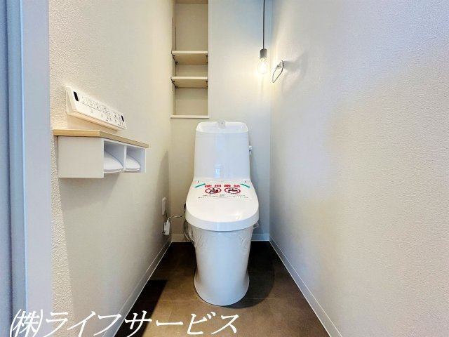 【トイレ】 | ファミールハイツ北大阪４号棟 | 温水洗浄便座付トイレ