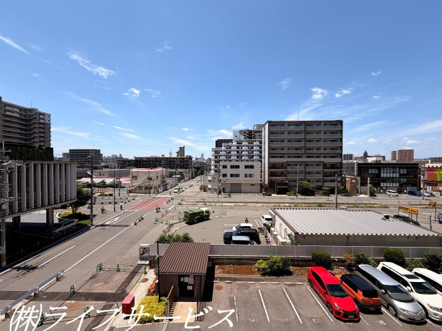 【展望】 | ファミールハイツ北大阪４号棟 | 西側バルコニーからの眺望／目の前に遮るものはありません！