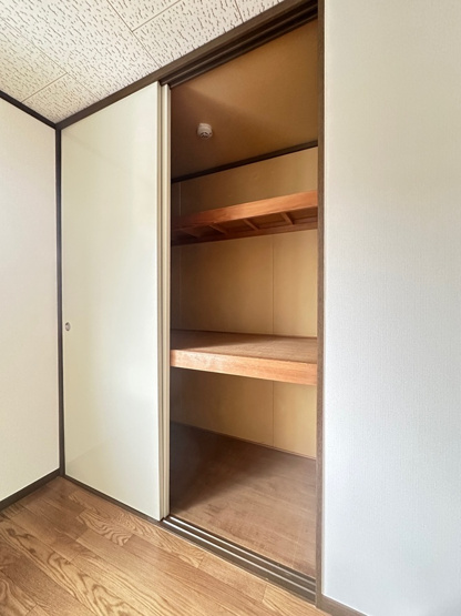 【収納】 | グレースレジデンス | 洋室7.5帖のお部屋にある収納スペースです！お部屋がすっきり片付いて快適に！