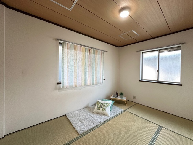 【和室】 | グレースレジデンス | 和室6帖☆玄関側にある角部屋二面採光の落ち着くお部屋です！和室は夏場も涼しくて快適ですよ♪
