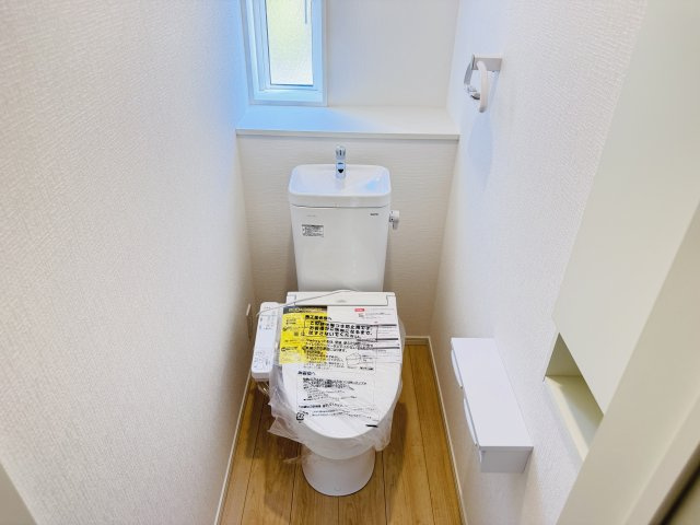 柏市戸張新築戸建（戸張第８）のトイレ|温水洗浄暖房便座つきトイレ