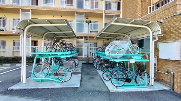 サンセレクト吹上の駐輪場