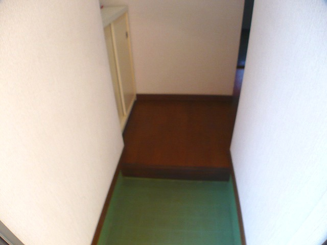 ハイツイベールの玄関