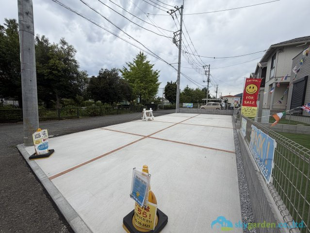 伊勢原市白根　新築戸建　全2棟2号棟の駐車場