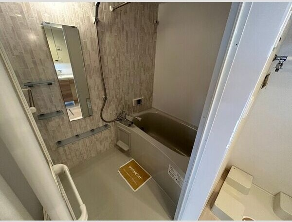 OHANA(オハナ)の浴室