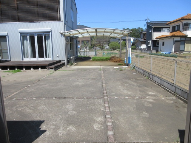中古戸建　東松山市正代1075-2（期間限定現況販売）の駐車場