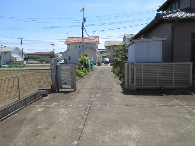 中古戸建　東松山市正代1075-2（期間限定現況販売）の駐車場