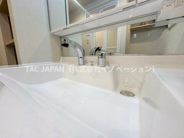 向島パークハイツ第2の洗面所|【清潔感ある洗面ユニット】
つなぎ目が無くお手入れ楽々シームレス洗面ユニット。