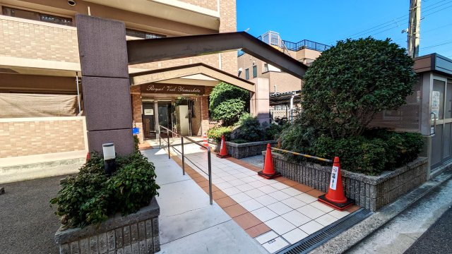 【エントランス】