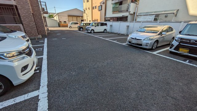 【駐車場】