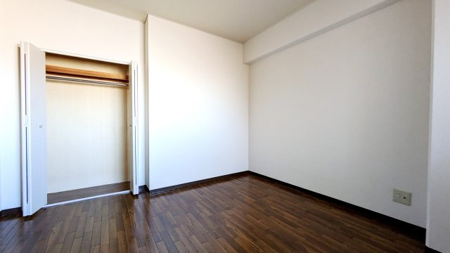 【寝室】
