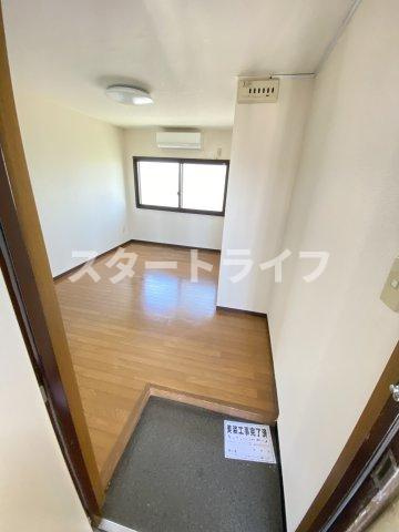 大阪市淀川区西中島２丁目の賃貸マンションの玄関