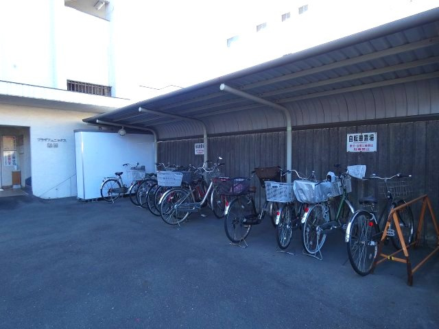 プラザフェニックス熱田の駐輪場|ご都合のよろしい日時に現地をご案内させて頂きます！是非、お問い合わせお待ちしております!!