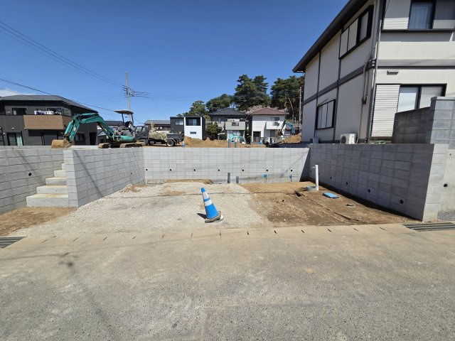 新築　伊勢崎市豊城町　1号棟　Blooming Gardenの駐車場|現地写真　駐車は建物南側に並列3台可能です！
