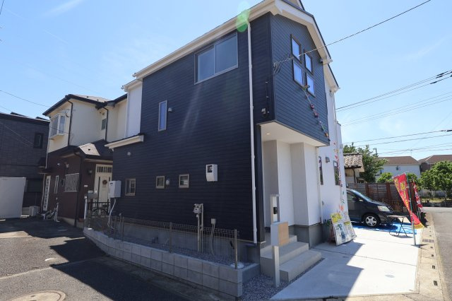 《仲介手数料無料》桶川市大字坂田1603-13新築一戸建てグラファーレの外観|撮影日 2026月5月5日 11:00 晴れ
